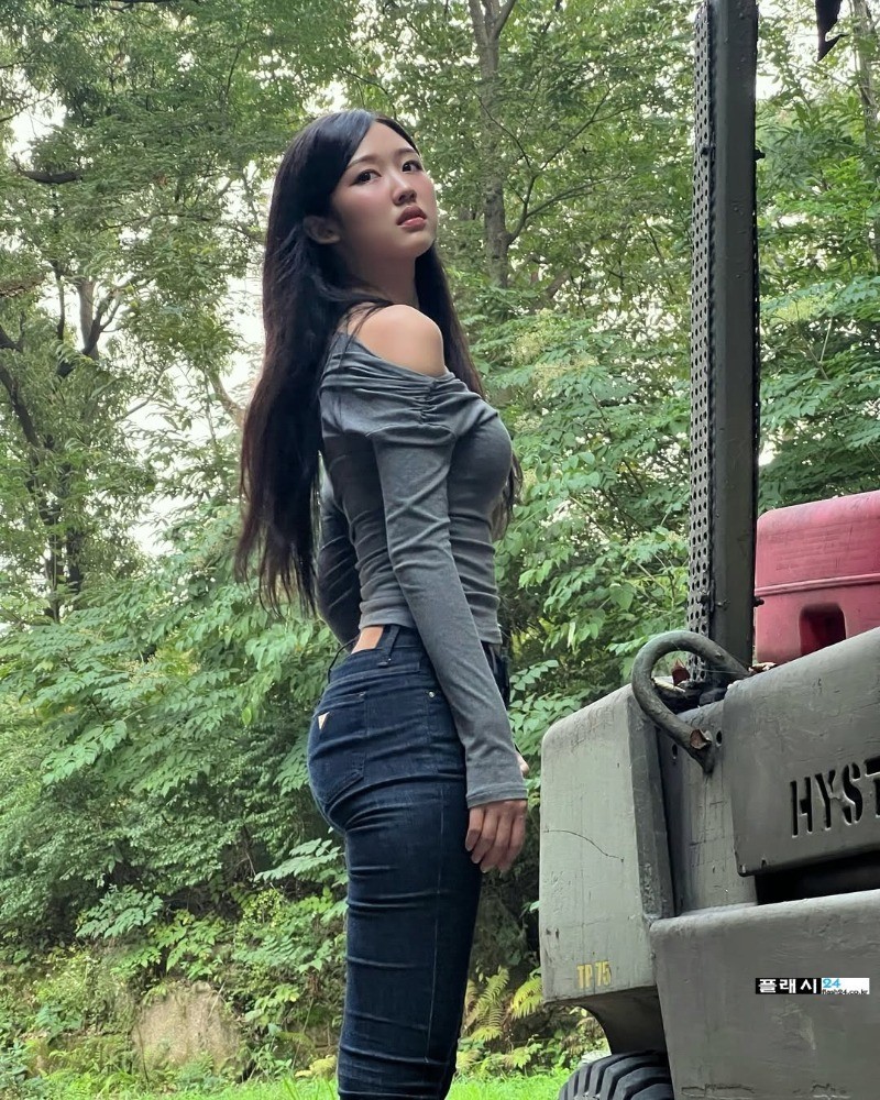 노력 많이 하는 락키걸 한예슬-4