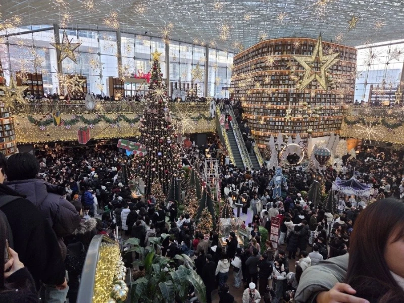 실시간 코엑스 인파 근황 ㄷㄷ